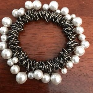 Pearl dangle stretch bracelet